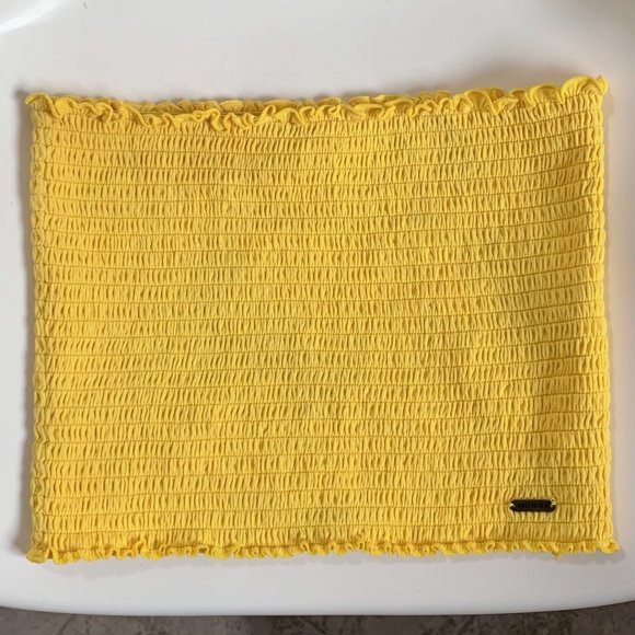 HOLLISTER SMOCKED CROPPED TUBE TOP - Picture 3 of 4